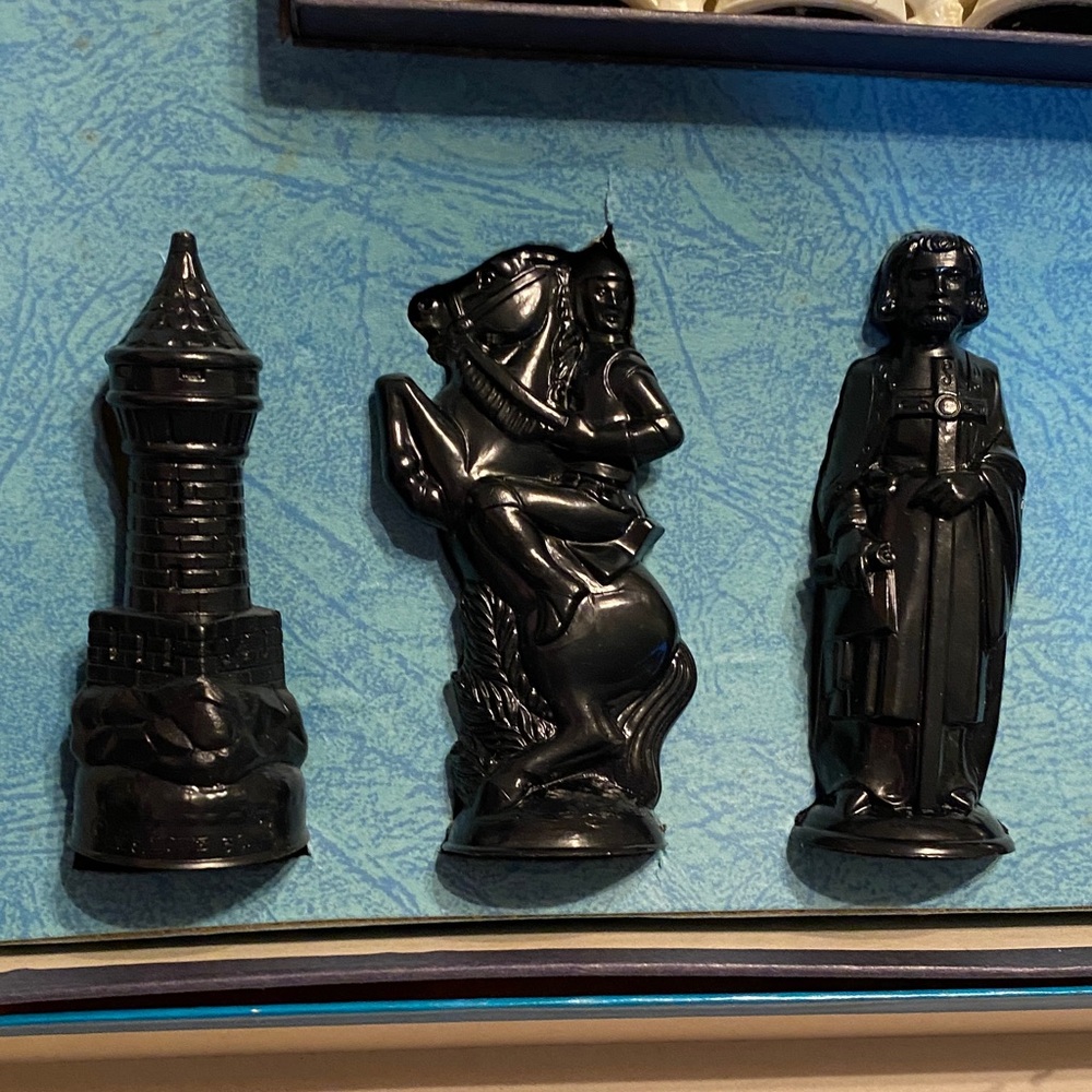 Vintage Renaissance 1950s Classic Chessmen Game with B/W Board Original Box EUC - Picture 7 of 16
